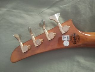 Bajo Epiphone Korina Explorer