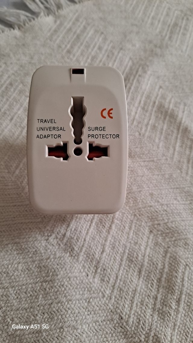 Adaptador de corriente universal