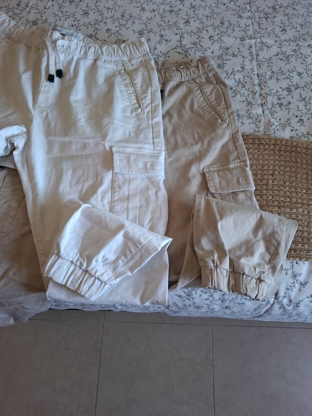 2 Pantalones Cargo Bershka - Beige/Blanco