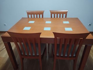 Mesa extensible para hasta 12 comensales


