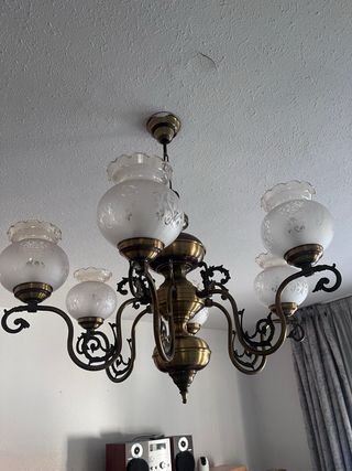 Lámpara techo antigua.