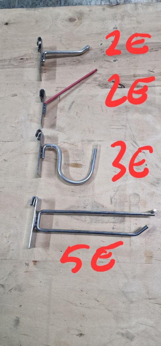 Ganchos y Percheros Metalicos