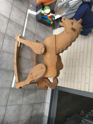 Caballito balancín madera infantil