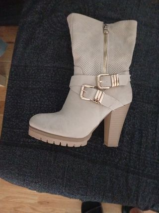 Lote ropa mujer más de  70 prendas ,regalo 3 botas