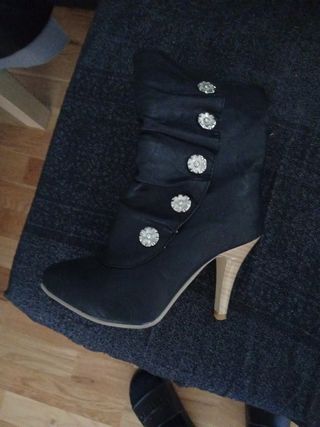 Lote ropa mujer más de  70 prendas ,regalo 3 botas