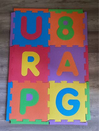 Alfombra puzzle letras/numeros 35piezas de 32x32cm