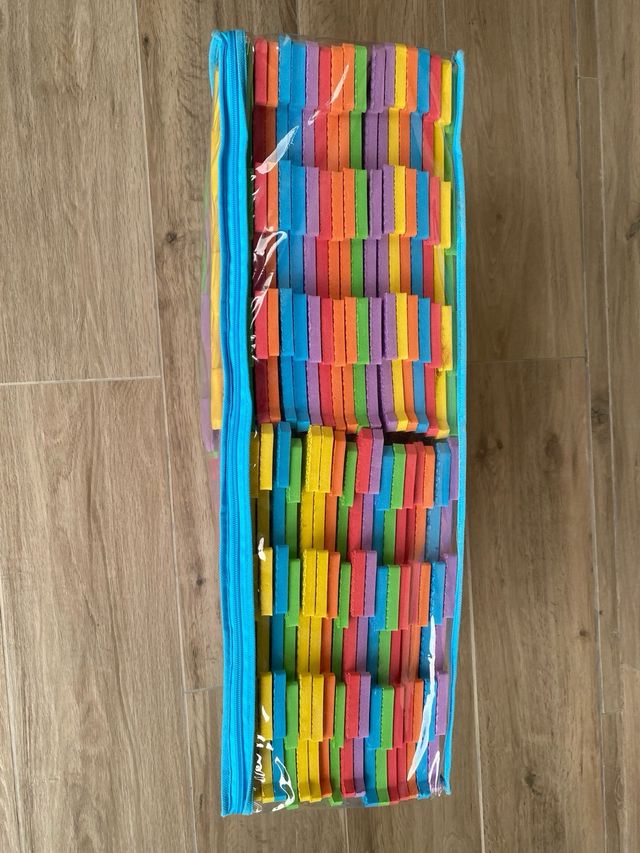 Alfombra puzzle letras/numeros 35piezas de 32x32cm