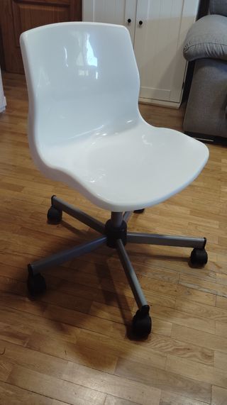 Silla giratoria Ikea blanca