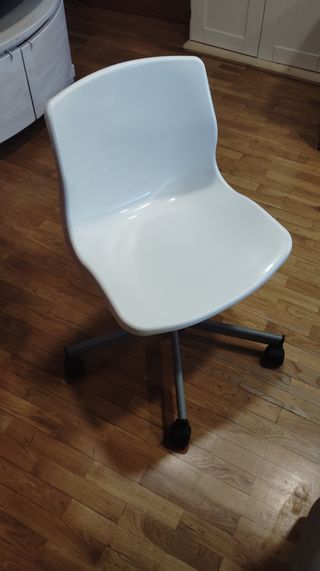 Silla giratoria Ikea blanca