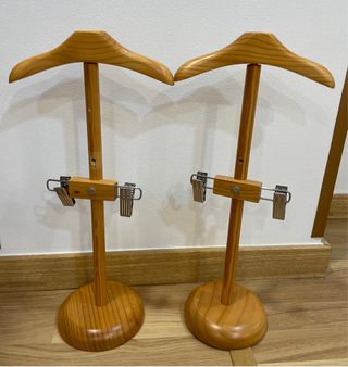 2 Perchas maniquí madera infantiles