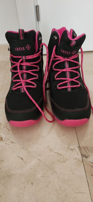 Botas Izas montaña mujer