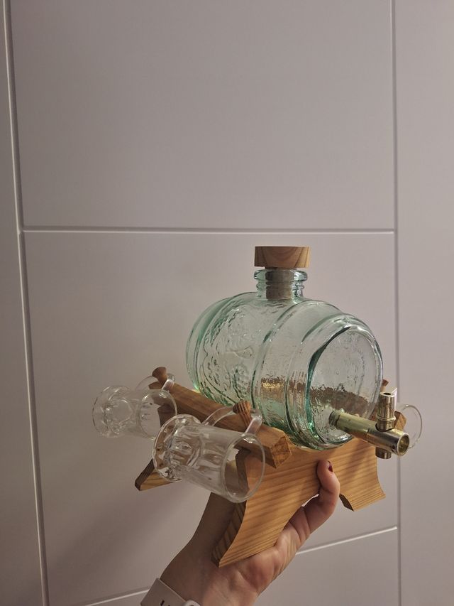 Tonel cuba de cristal con 4 vasos