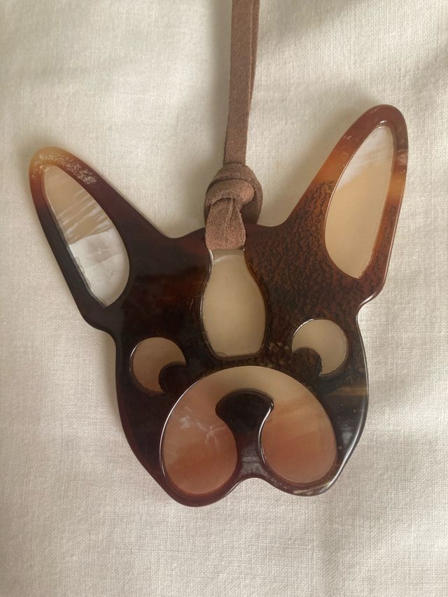 Collar con dije de Bulldog Francés