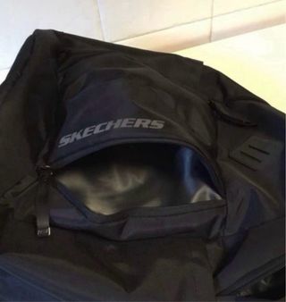 Mochila SKECHERS negra