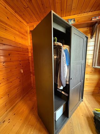 HABITACIÓN ARMARIO 2 CAMAS 2 ESCRITORIO ESTANTERIA