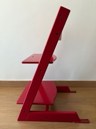 Trona Stokke Tripp Trapp roja.
