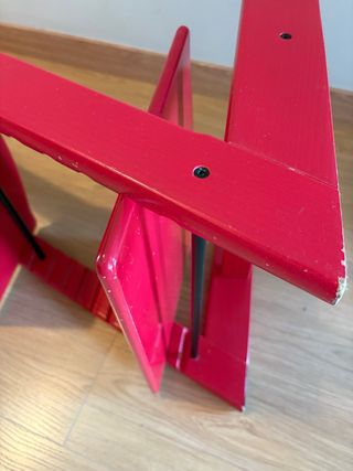 Trona Stokke Tripp Trapp roja.
