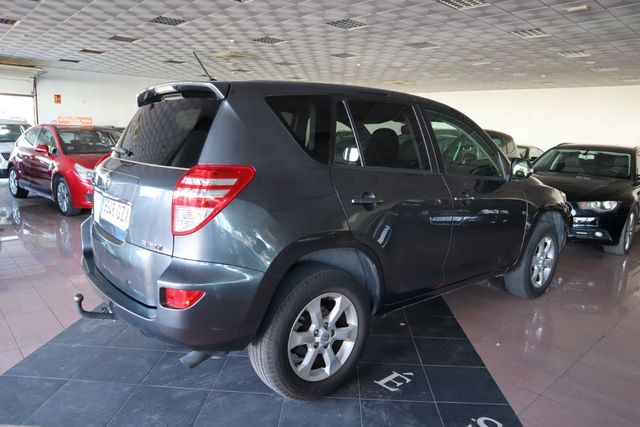 Toyota RAV4 2011