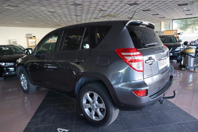 Toyota RAV4 2011