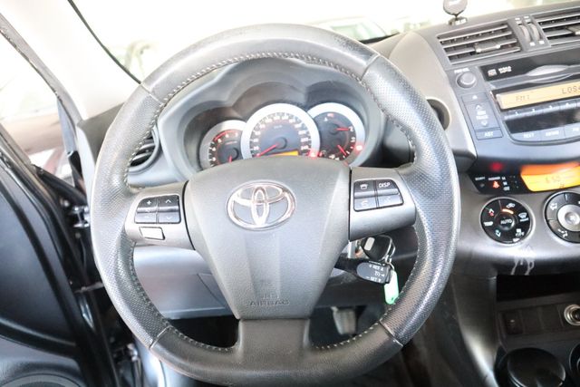 Toyota RAV4 2011