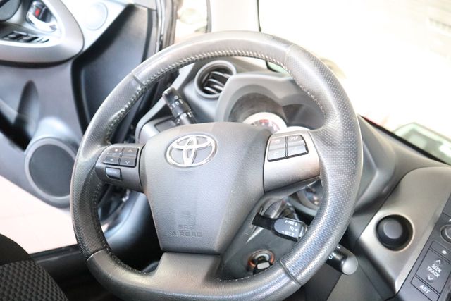 Toyota RAV4 2011