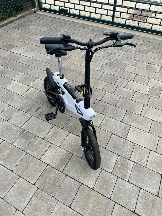 Bicicletta elettrica pieghevole A02