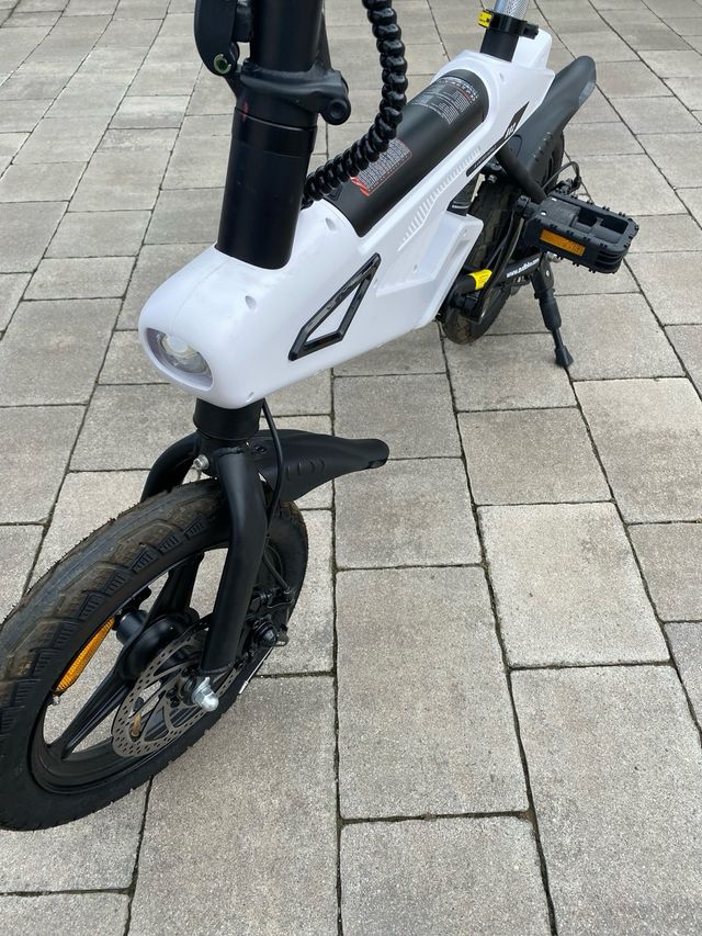Bicicletta elettrica pieghevole A02