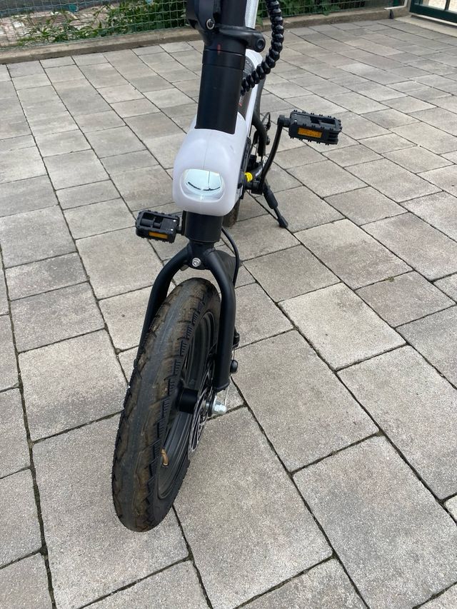 Bicicletta elettrica pieghevole A02