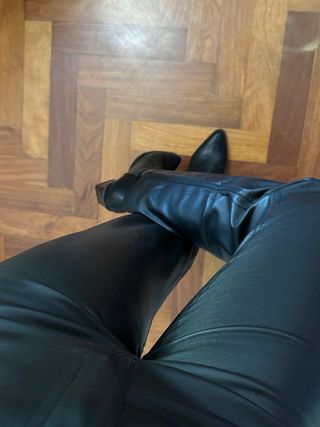 Pantalones rectos cuero 