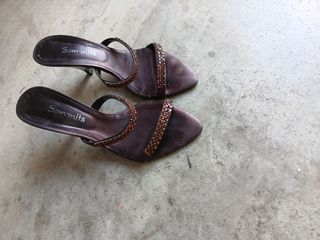 Zapatos tacón Sommits marrones