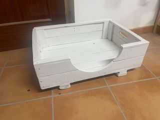 CAMA DE MADERA PARA PERROS