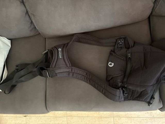 Mochila portabebés Contours sin estrenar.