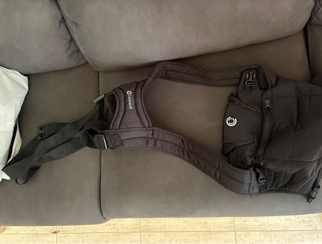 Mochila portabebés Contours sin estrenar.