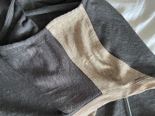 Vestido sin mangas de lino gris-dorado 