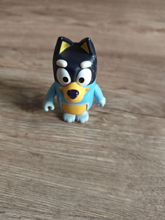 Coche familiar Bluey piscina + Bluey y amigos