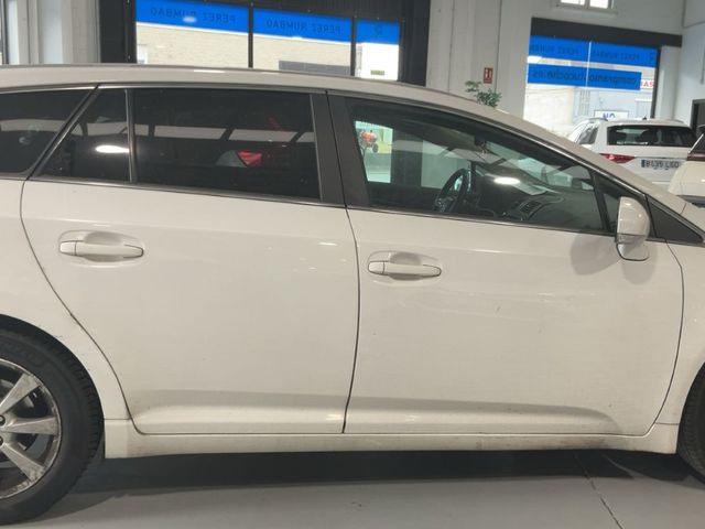 Toyota Avensis 2011