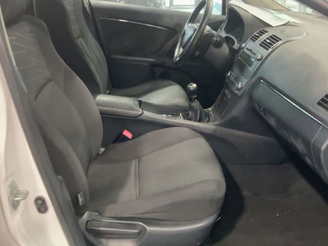 Toyota Avensis 2011