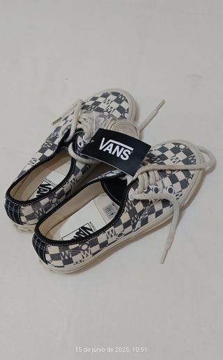 ZAPATILLAS VANS TOTALMENTE NUEVAS 