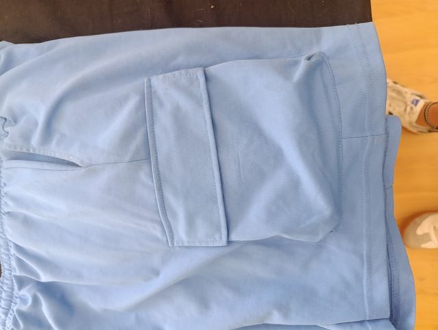 Conjunto deportivo azul