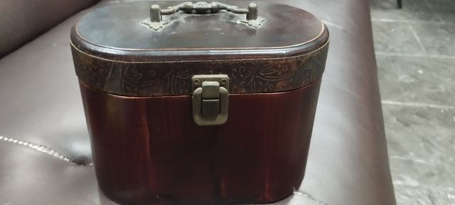 Joyero antiguo de madera