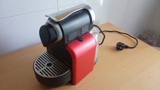 Cafetera Nespresso DeLonghi