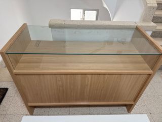 Mostrador con cristal - Madera clara