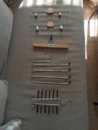 Ganchos perchas madera y metal