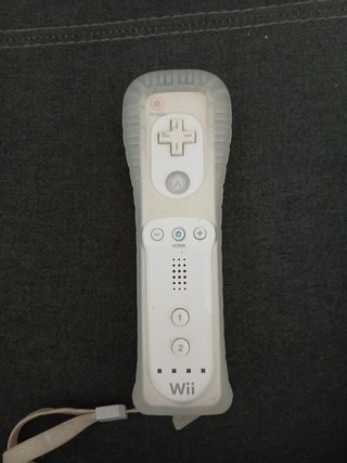 Mando Wii + funda y accesorio de boxeo