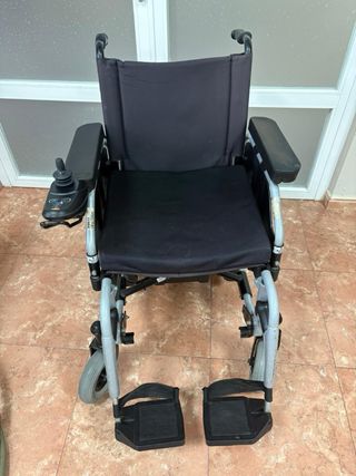 Vendo silla de ruedas electrica 