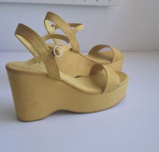 Sandalias cuña amarillas Fórmula Jóven - 39