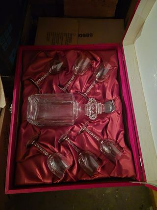 Licorera y copas de cristal