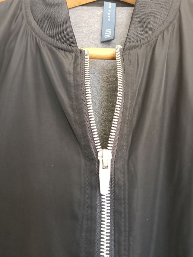 Cazadora bomber negra unisex