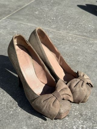 Tacones mujer talla 37: 5 pares en buen estado.
