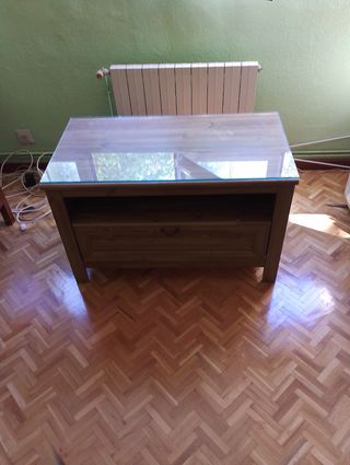 Mesa TV Ikea con cristal - marrón